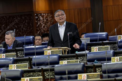 DATUK SERI DR SHAMSUL ANUAR NASARAH