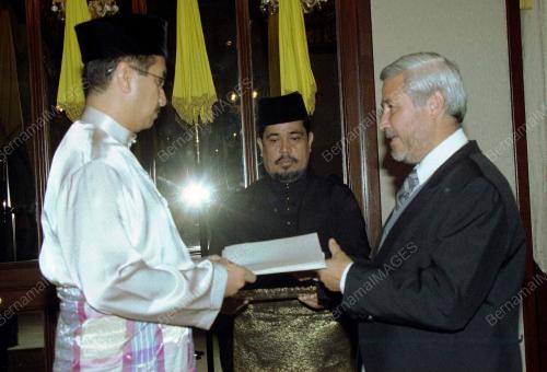KL03_03022016_AGONG_WATIKAH