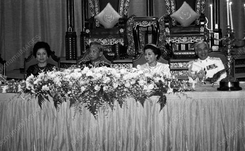 KL03_03042015_AGONG_SANTAP