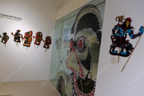 WAYANG KULIT MODEN