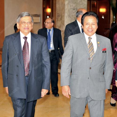 ANIFAH AMAN