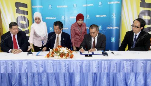 NIKON AND BERNAMA SIGNING CEREMONY