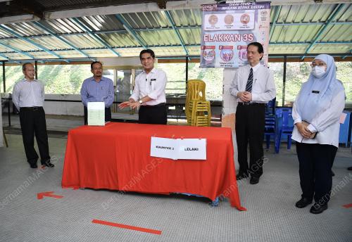 DR MOHD RADZI MD JIDIN
