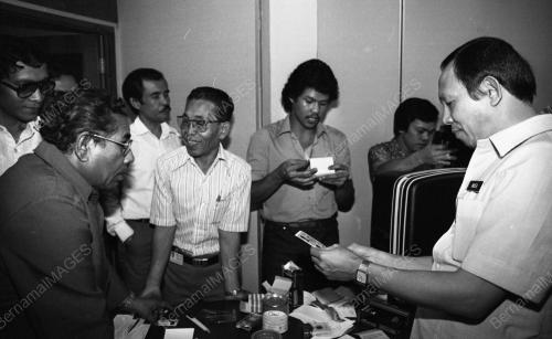 KL03_03072015_TANDA_NAMA