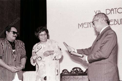 DATUK SABARUDDIN CHIK (MENTERI KEBUDAYAAN DAN PELANCONGAN)