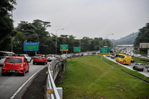 TINJAUAN ALIRAN TRAFIK TOL GOMBAK