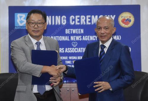 DATUK SERI AZMAN UJANG