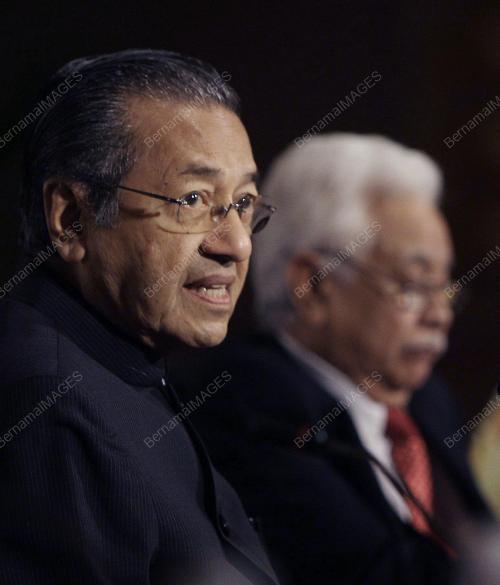 DR MAHATHIR MOHAMAD
