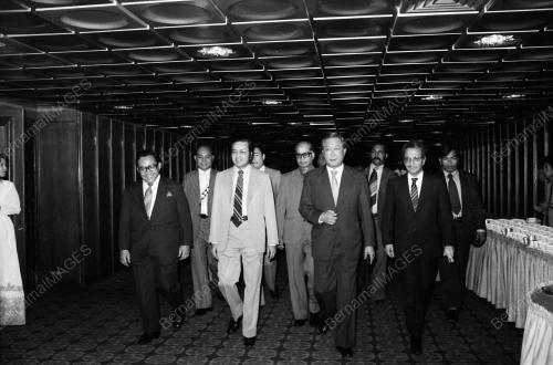 DR. MAHATHIR BIN MOHAMAD