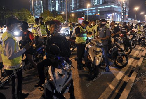 KL03_04042015_POLIS