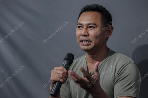 ZAHARIZ KHUZAIMAH