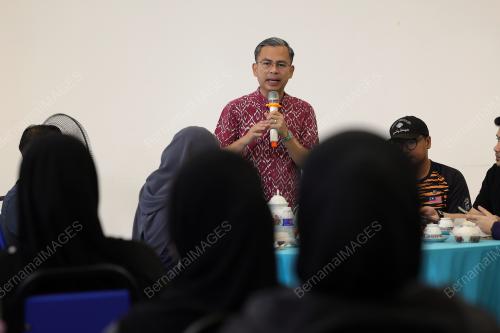 FAHMI FADZIL