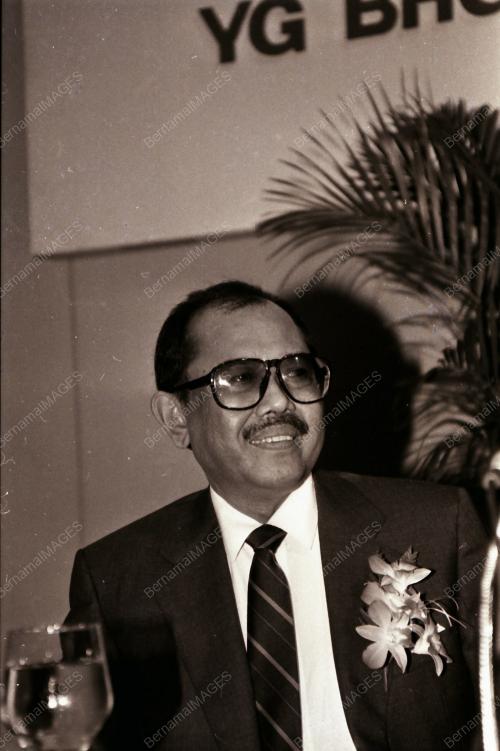 TAN SRI ZAIN AZRAAI ZAINAL ABIDIN