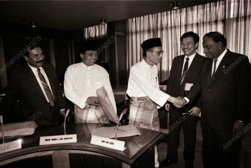 24 AHLI MPPJ ANGKAT SUMPAH