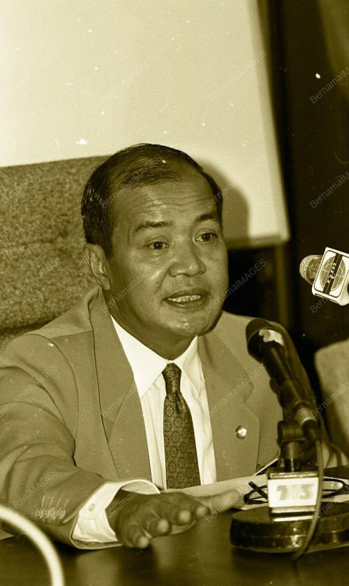 KL03_060490_SIDANG_AKHBAR