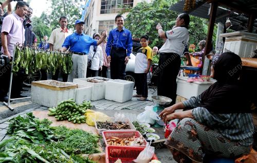 KL03_06042013_TINJAUAN