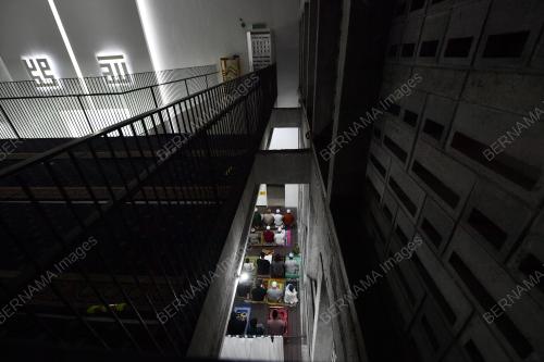 REKA BENTUK TROPICAL BRUTALISM TARIKAN MUSALLA AL-ABRAR
