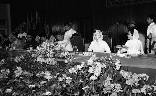 AGONG BERBUKA PUASA