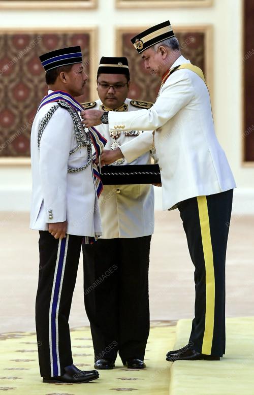 KL03_06122018_AGONG_BN201812055611