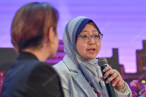 DR WAN HILYA MUNIRA MUSTAPHA