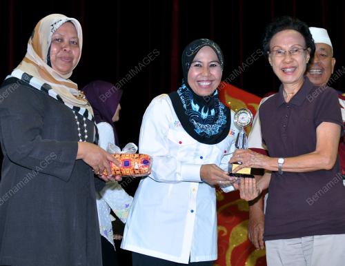 KL03_07042012_SUKAN_WANITA