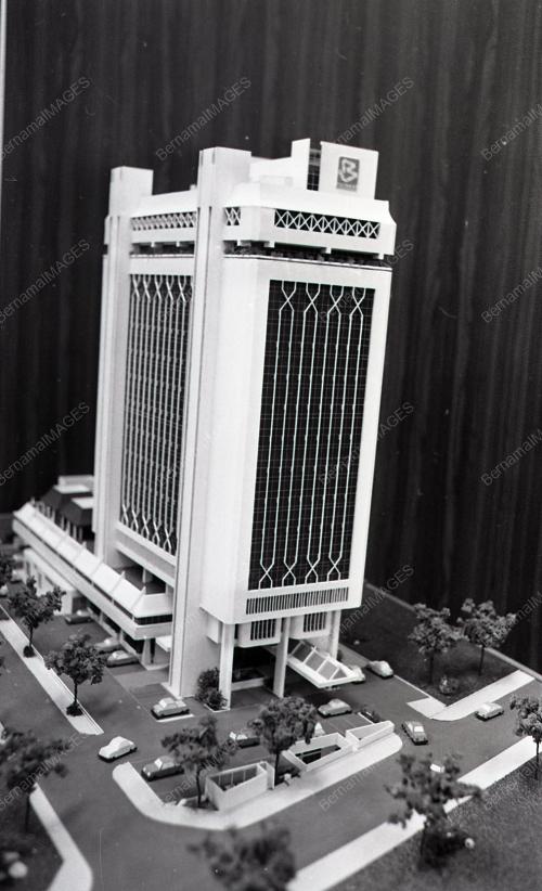 MODEL BANGUNAN BERNAMA