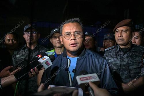 DATUK SERI AMIRUDIN SHARI