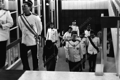 KL03_08031982_BUKA_PARLIMEN