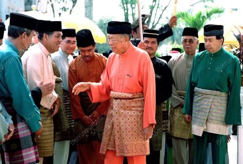 AGONG