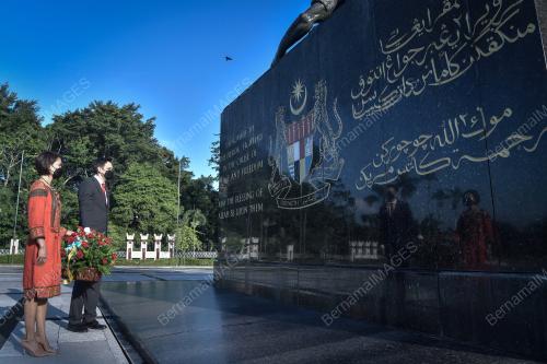 UKRAINE_HARI MEMPERINGATI MANGSA PERANG DUNIA KEDUA