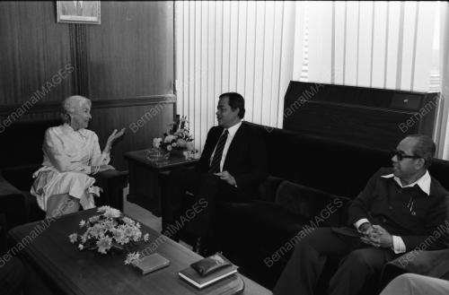 MENTERI