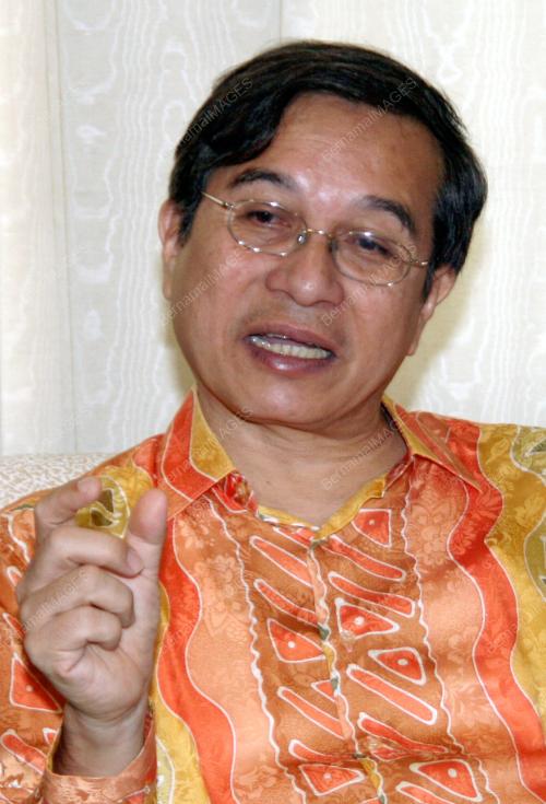NIK MUSTAPHA NIK HASSAN