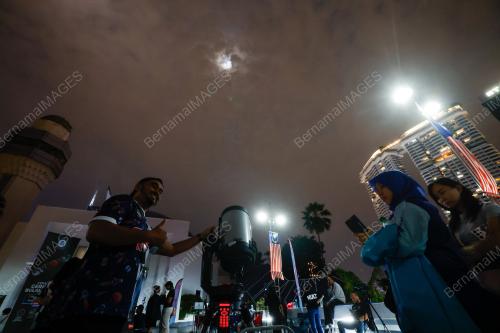 GERHANA BULAN PENUMBRA