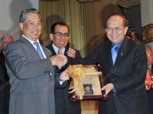 TAN SRI MUHYIDDIN YASSIN