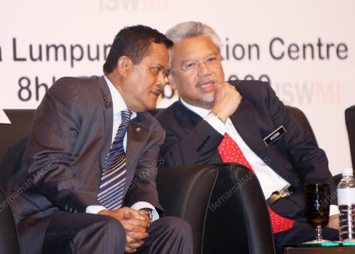 AHMAD HUSNI HANADZLAH