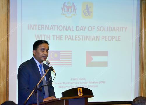 KL03_08122015_REEZAL_MERICAN