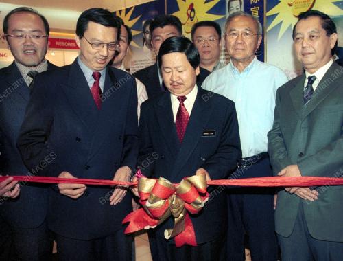DONALD LIM SIANG CHAI