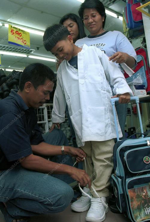 PERSIAPAN KE SEKOLAH