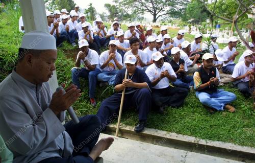 ABDUL AZEEZ ABDUL RAHIM