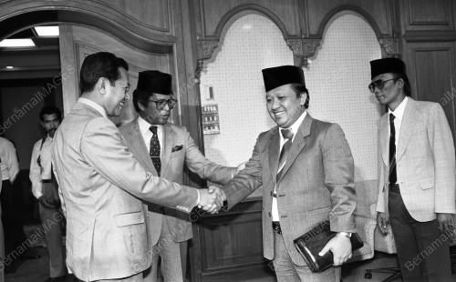 KL03_09032015_KUNJUNGAN