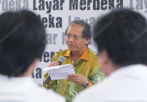 DATUK SERI AHMAD FUAD ISMAIL