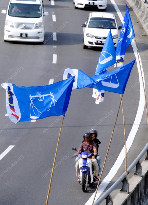 KL03_09042013_PRU13_BENDERA