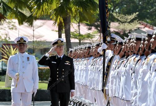 KL03_09122014_KUNJUNGAN