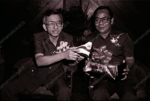 TUN DAIM ZAINUDDIN