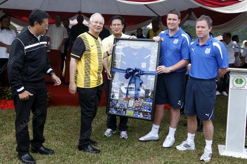 DATUK SERI MOHD NAJIB TUN ABDUL RAZAK