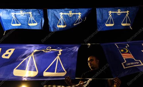 KL03_10042018_BENDERA