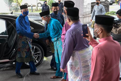 DATUK SERI ISMAIL SABRI YAAKOB