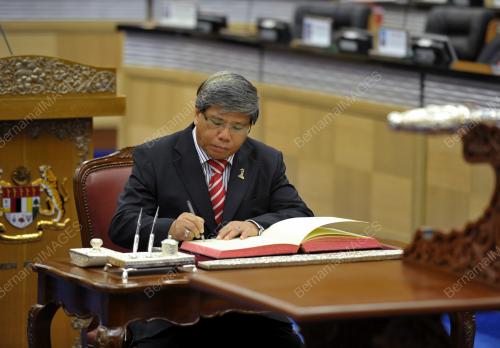 KL03_10122012_SENATOR