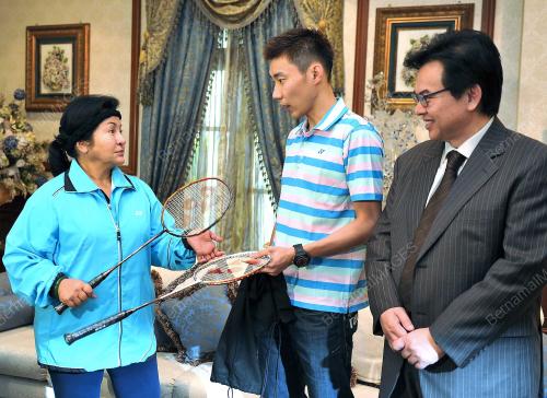 KL03_11012012_KUNJUNGAN