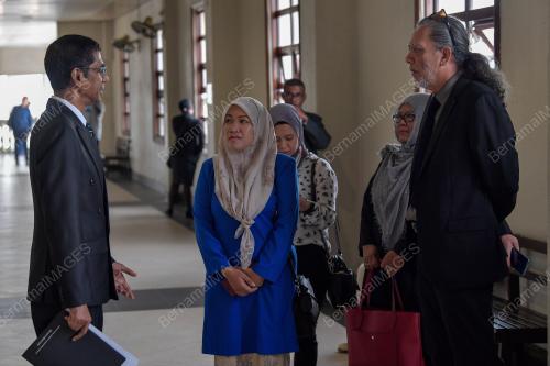 WARTAWAN IBU YATI DIDAKWA ATAS TIGA TUDUHAN BUAT KENYATAAN TENTANG COVID-19